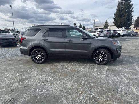 Used 2017 Ford Explorer Sport w/ Equipment Group 401A image 4