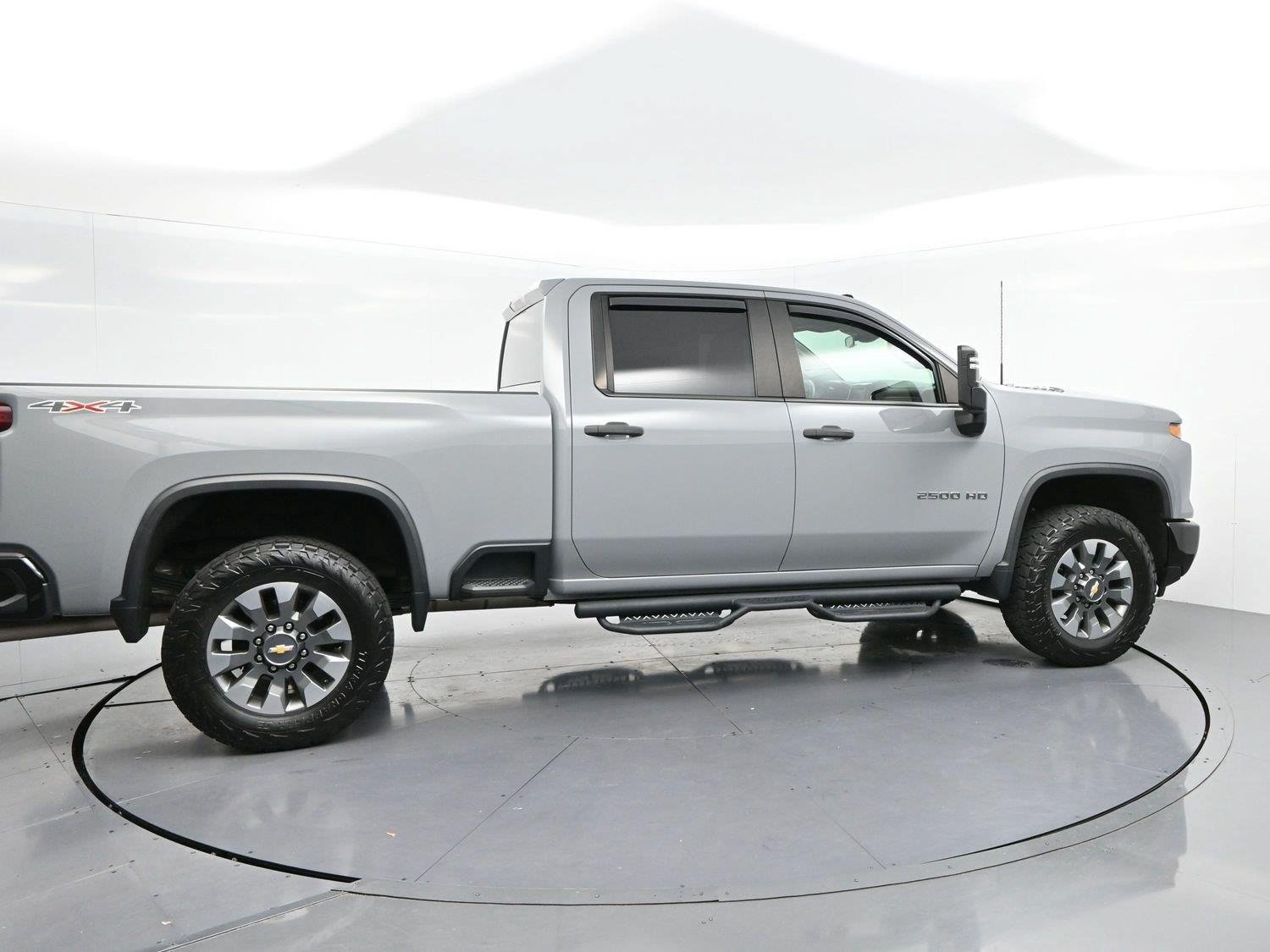 Used 2024 Chevrolet Silverado 2500 Custom w/ Custom Convenience Package AWD/4WD image 8