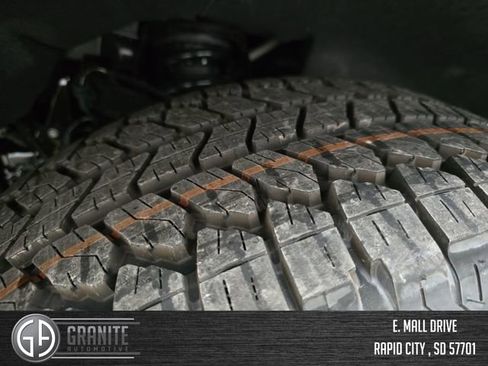 New 2026 GMC Canyon Denali w/ LPO, Denali Black Edition image 28