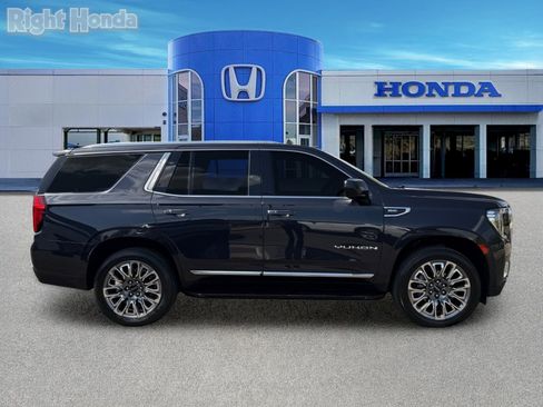 Used 2023 GMC Yukon SLT AWD/4WD image 8