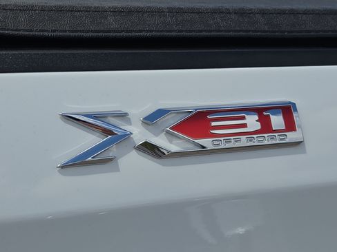 Used 2024 GMC Sierra 1500 SLT w/ SLT Premium Plus Package AWD/4WD image 35
