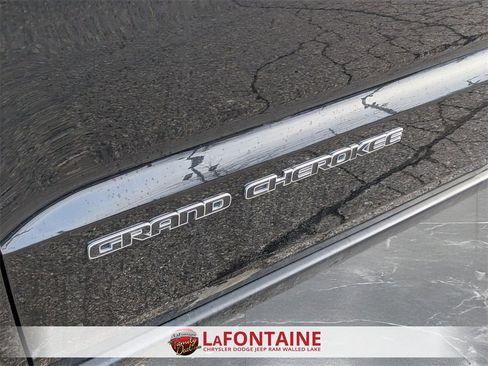 Used 2021 Jeep Grand Cherokee Limited w/ Trailer Tow Group IV image 9