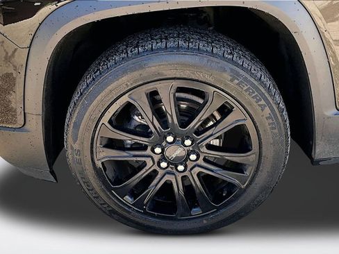 Used 2023 GMC Acadia SLE w/ Driver Convenience Package FWD image 33