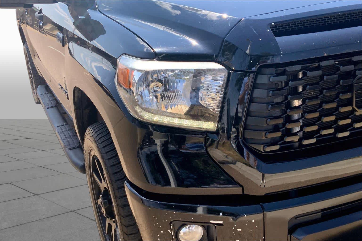 Used 2021 Toyota Tundra SR5 w/ SR5 Upgrade Package AWD/4WD image 27