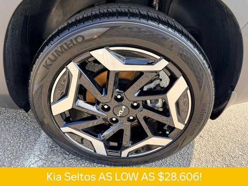 Used 2026 Kia Seltos SX AWD/4WD image 32