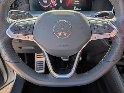 Certified 2026 Volkswagen Tiguan SE R-Line AWD/4WD image 25