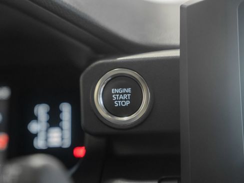 Used 2025 Toyota 4Runner SR5 AWD/4WD image 27