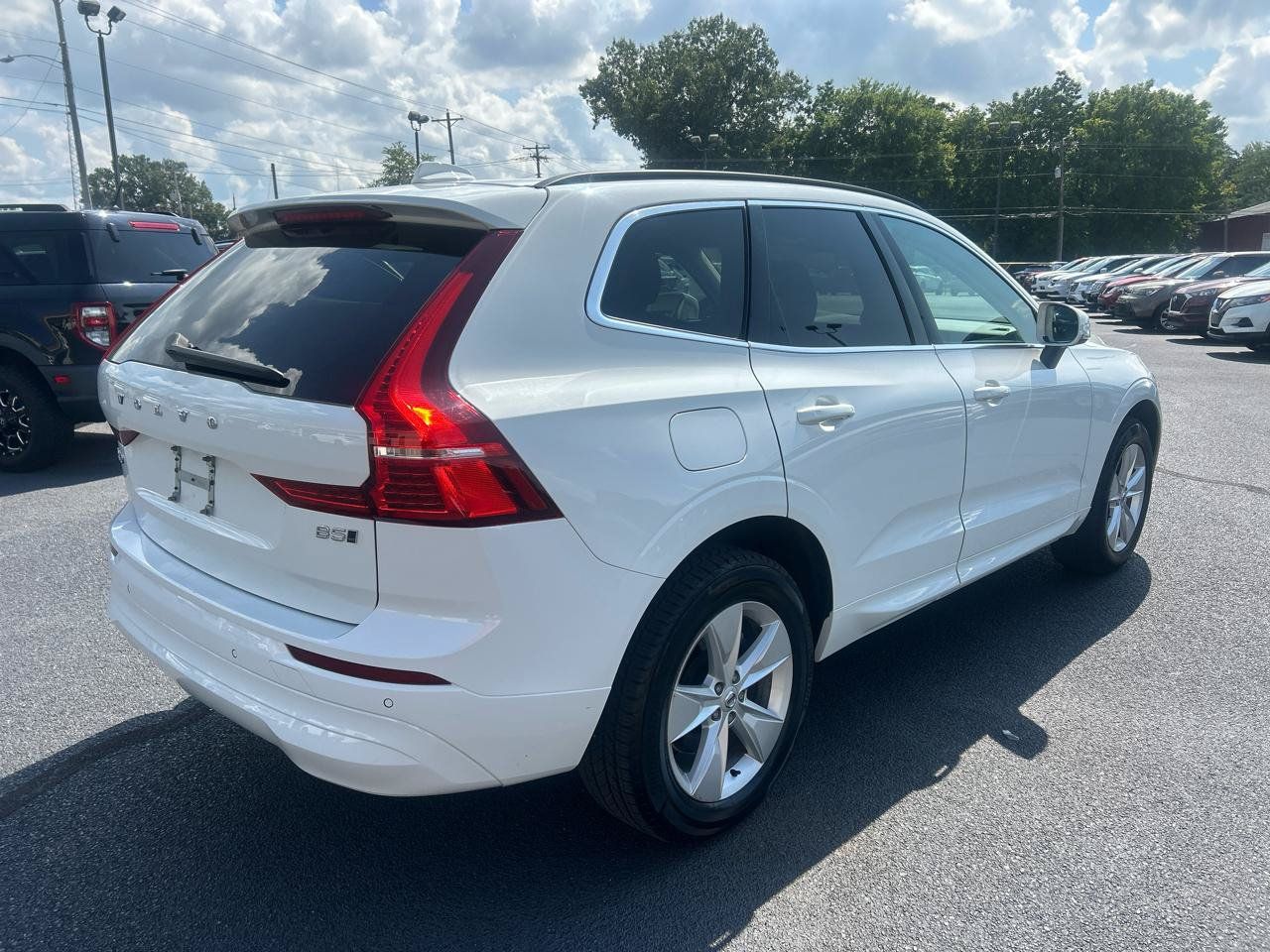 Used 2022 Volvo XC60 B5 Momentum AWD/4WD image 5