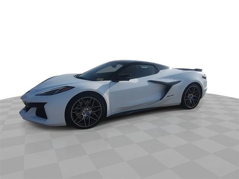 Used 2024 Chevrolet Corvette Z06 image 4