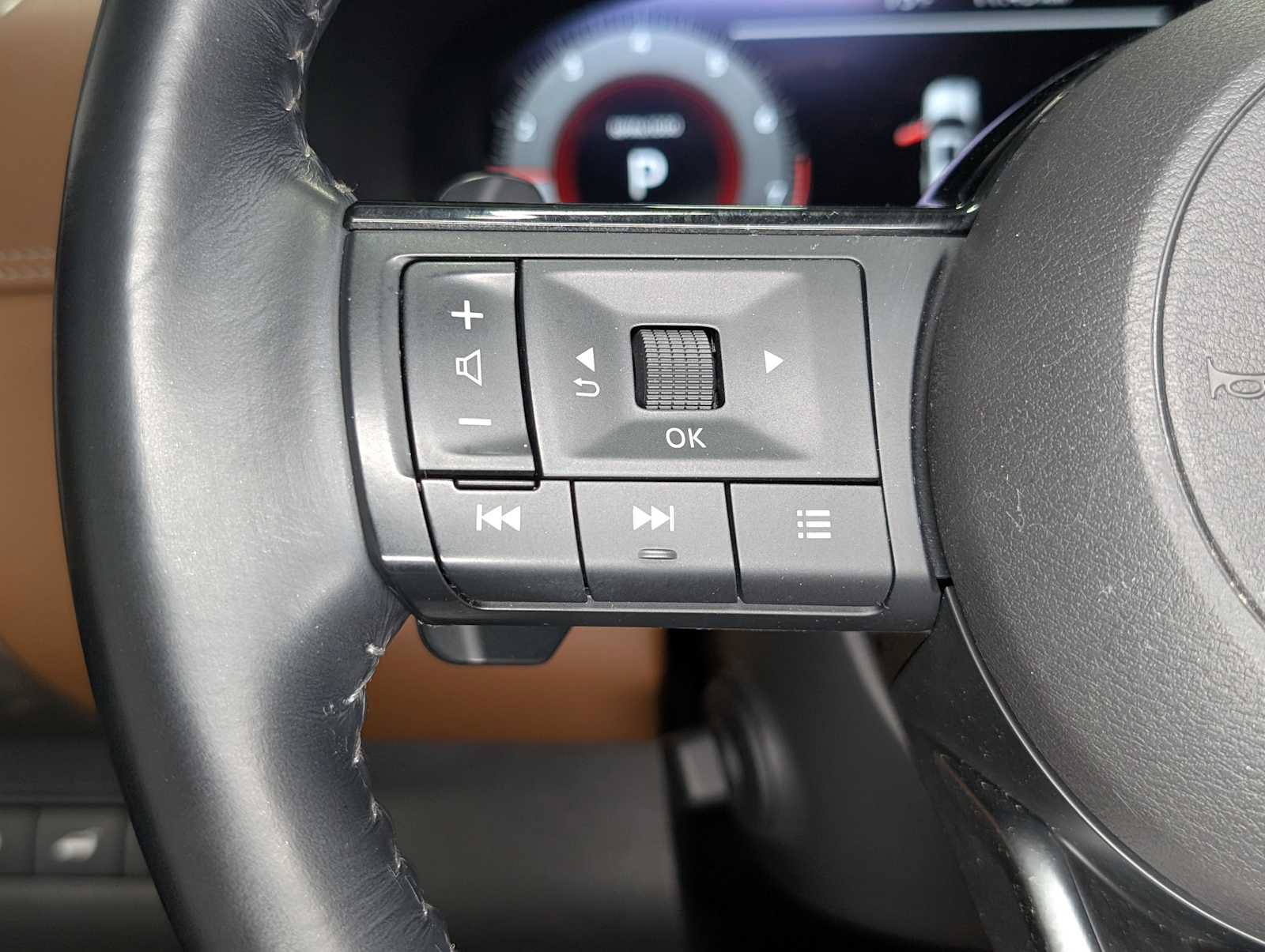 Used 2023 Nissan Pathfinder Platinum AWD/4WD image 36