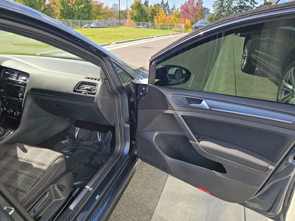 Used 2018 Volkswagen GTI S FWD image 12