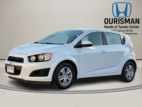 Used 2014 Chevrolet Sonic LT image 2