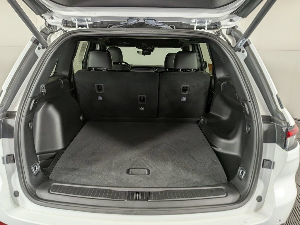 Certified 2025 Jeep Grand Cherokee Limited AWD/4WD image 11