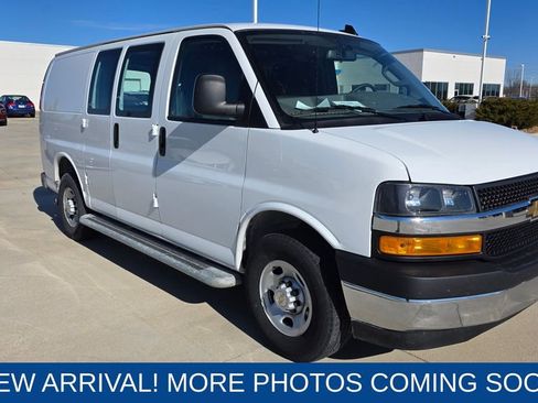 Used 2024 Chevrolet Express 2500 w/ Driver Convenience Package image 7