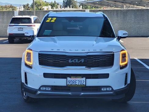 Used 2022 Kia Telluride SX w/ Towing Package FWD image 2