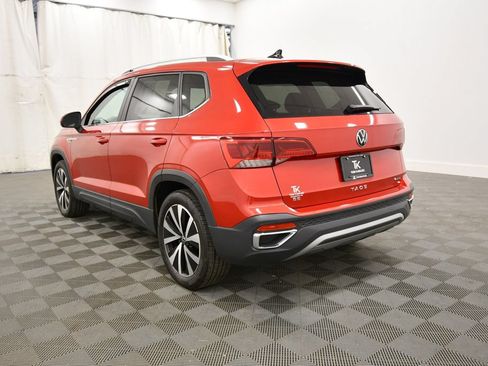 Used 2023 Volkswagen Taos SE w/ Panoramic Sunroof Package AWD/4WD image 5