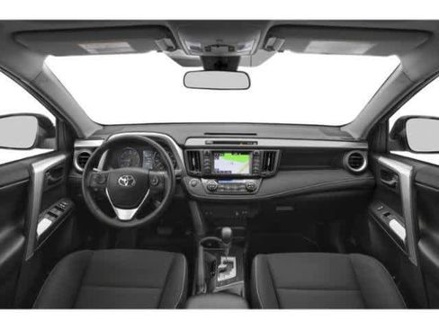 Used 2018 Toyota RAV4 XLE FWD image 4