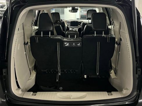 Used 2017 Chrysler Pacifica Touring-L Plus w/ Advanced Safetytec Group image 35