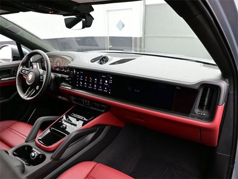 Certified 2025 Porsche Cayenne GTS image 23