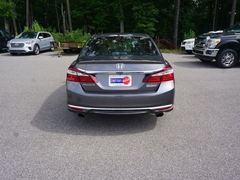 Used 2017 Honda Accord Sport Special Edition image 18