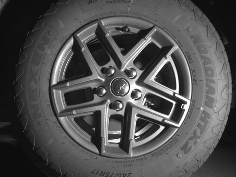 Used 2025 Jeep Wrangler Sport S image 14