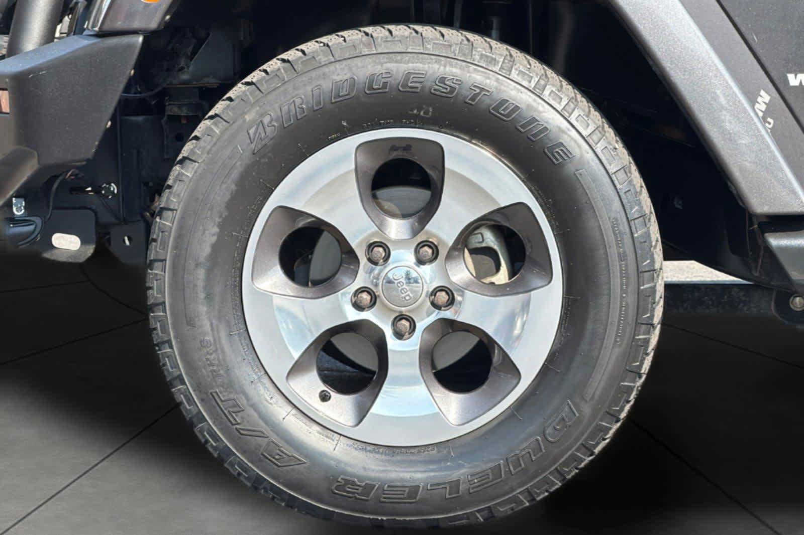 Used 2016 Jeep Wrangler Unlimited Sahara AWD/4WD image 11
