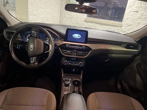 Used 2021 Ford Escape SE w/ Convenience Package image 6