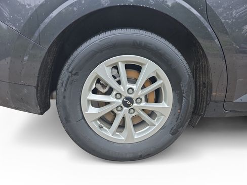 Used 2022 Kia Carnival LX FWD image 17