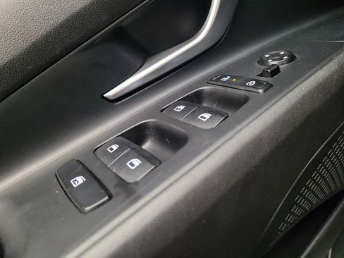 Used 2025 Hyundai Elantra SEL FWD image 27