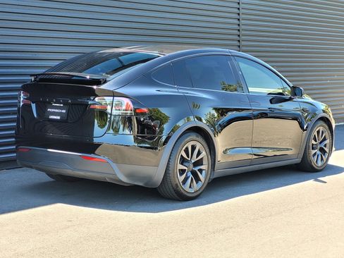 Used 2024 Tesla Model X AWD/4WD image 7