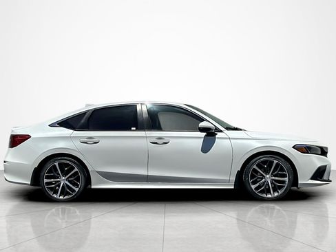 Used 2022 Honda Civic Touring image 6