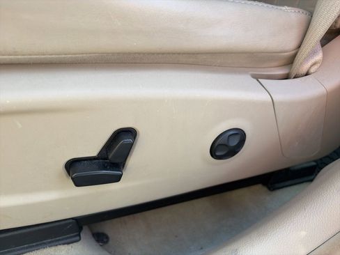 Used 2011 Chrysler 300 Limited image 13