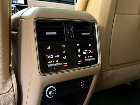 Used 2019 Porsche Cayenne AWD/4WD image 41