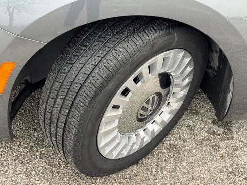 Used 2014 Volkswagen Beetle 2.5 image 29