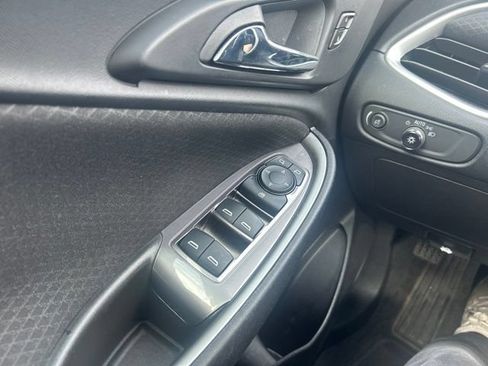 Used 2022 Chevrolet Malibu LS FWD image 33