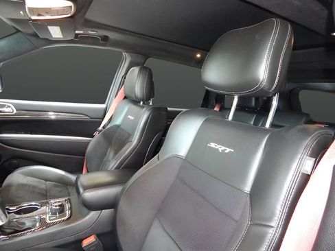 Used 2020 Jeep Grand Cherokee SRT AWD/4WD image 17