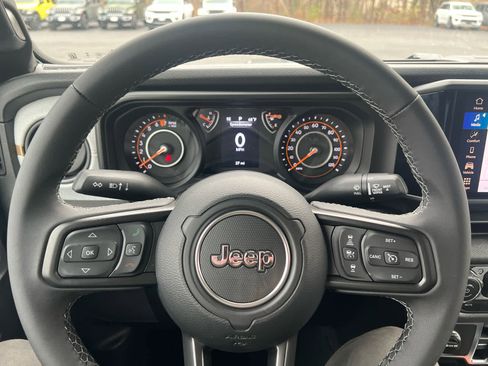 New 2026 Jeep Gladiator Sport image 18