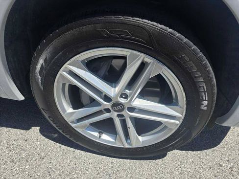 Used 2023 Audi Q5 e Premium Plus w/ Premium Plus Package AWD/4WD image 9