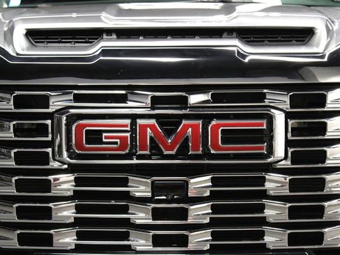 Used 2025 GMC Sierra 2500 Denali image 41