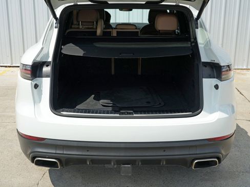 Used 2022 Porsche Cayenne AWD/4WD image 10