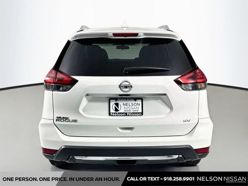 Used 2018 Nissan Rogue SV w/ Sun & Sound Touring Package FWD image 6