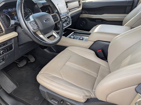 Used 2024 Ford Expedition Max Limited image 30