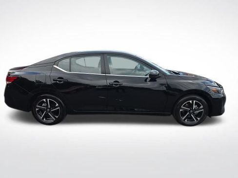 Used 2025 Nissan Sentra SV FWD image 6