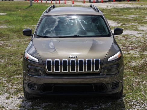 Used 2015 Jeep Cherokee Sport w/ Sport Appearance Group AWD/4WD image 17