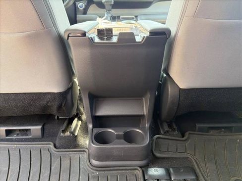 Used 2022 Toyota Sienna LE AWD/4WD image 22
