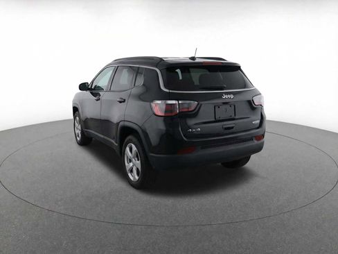Used 2019 Jeep Compass Latitude image 4