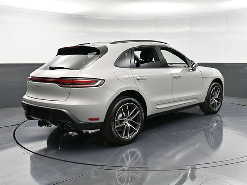 Certified 2026 Porsche Macan AWD/4WD image 8