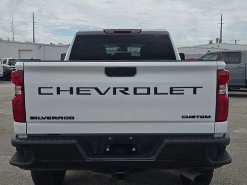 Used 2024 Chevrolet Silverado 2500 Custom w/ Custom Convenience Package AWD/4WD image 4