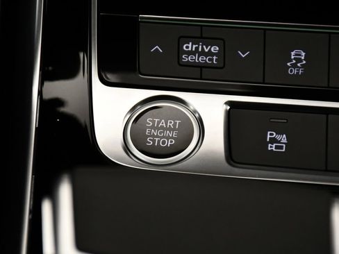 Used 2025 Audi Q8 Premium Plus image 29