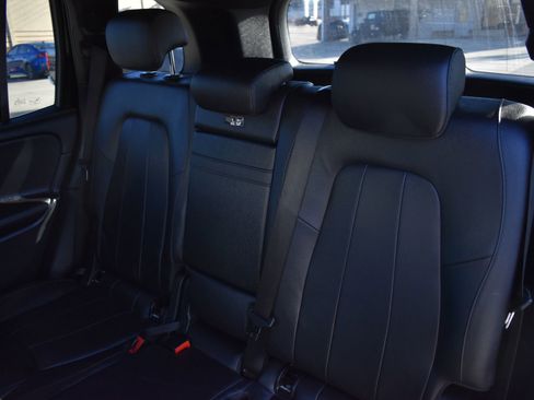 Used 2023 Mercedes-Benz GLB 250 image 14